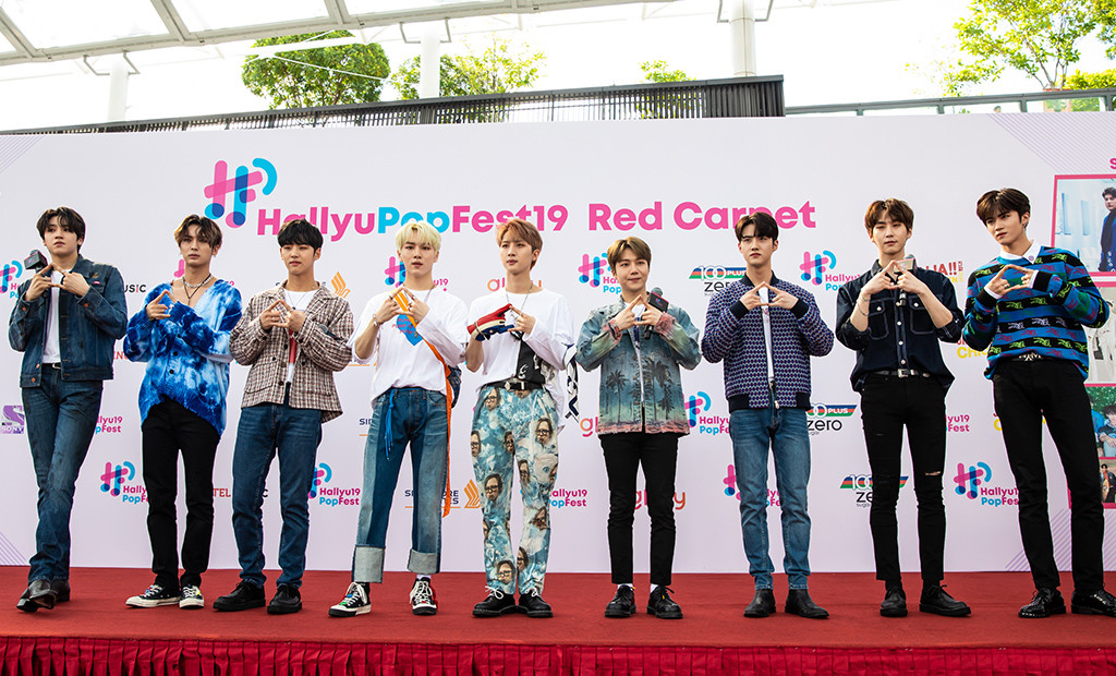 K Pop Boy Band Pentagon Talk Music Inspiration And Rocking It Out E Online Ap